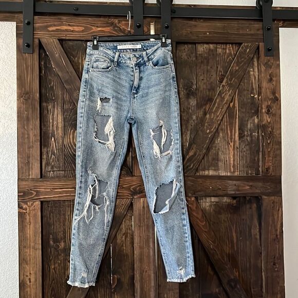Tinseltown Juniors' Distressed Mom Jeans Sz-3 - Picture 1 of 9